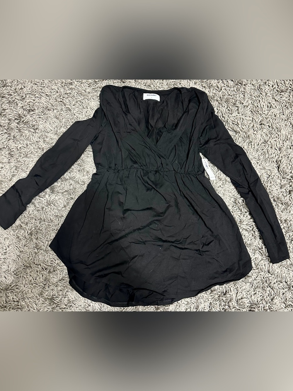 Old Navy Black Long-Sleeve V-Neck Maternity Shirt